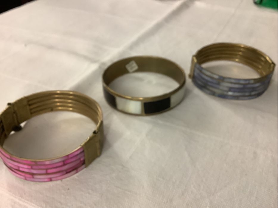 Pulseiras indianas com embutidos