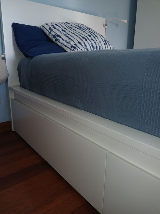 Cama Solteiro co. Arrumação