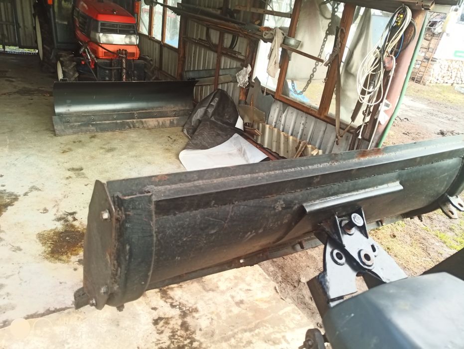 Продам сніжний отвал для минитрактора