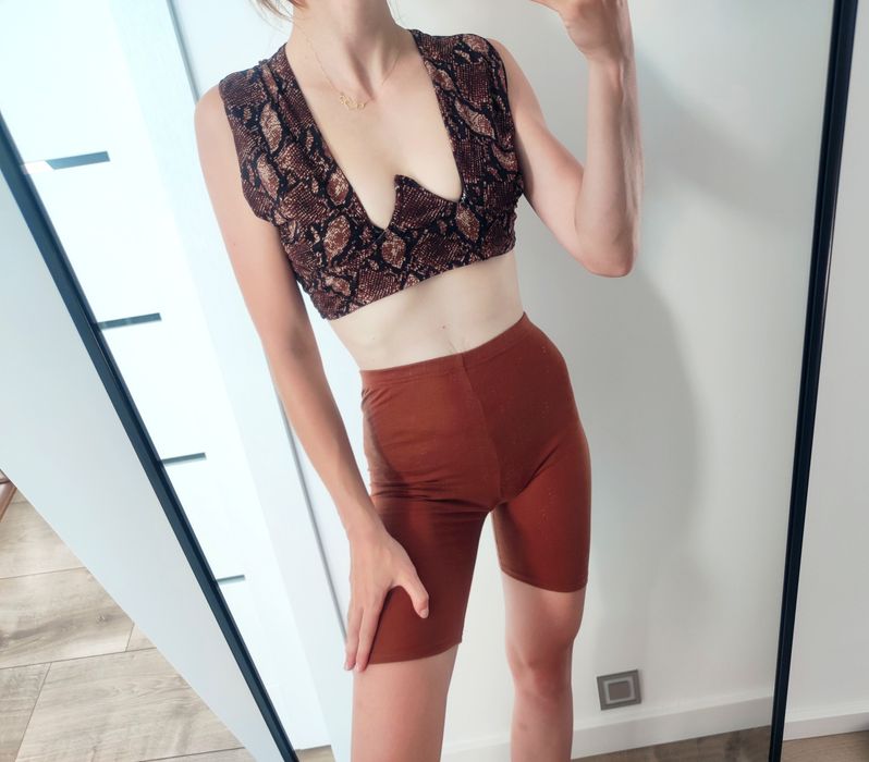 Top crop Shein panterka ozdobny dekolt