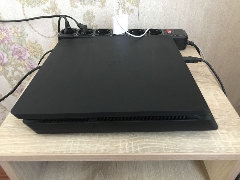 Play Station 4 slim 500gb