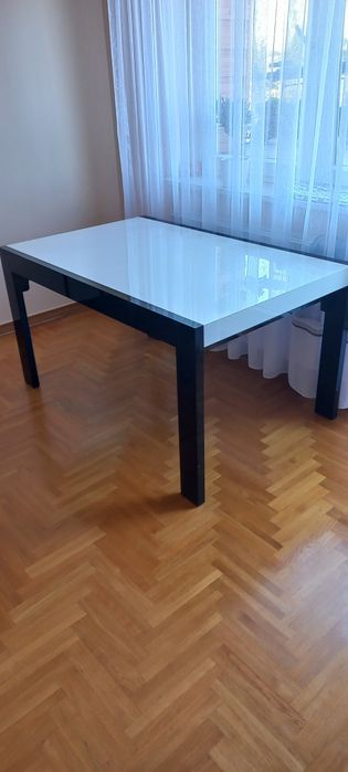 Sprzedam stół czarno bialy