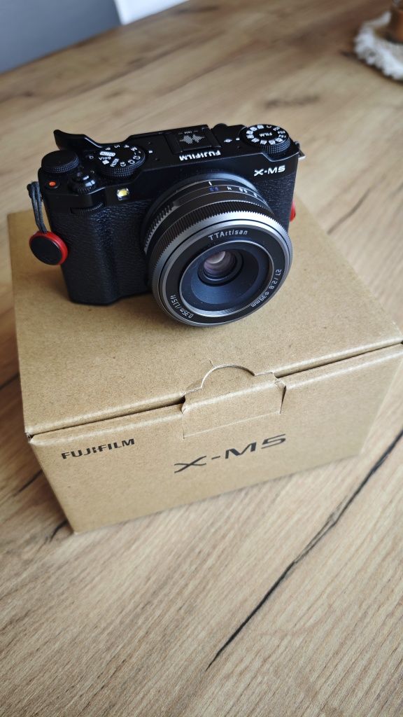 Fujifilm X-M5 + 27mm F2.8