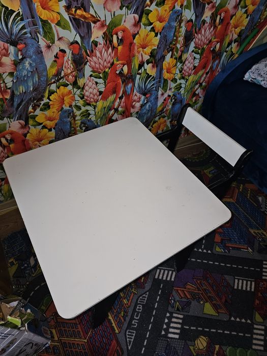 Продам дитячій стол+стул