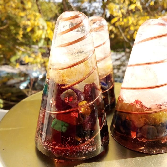 Orgonit, odpromiennik, stożek