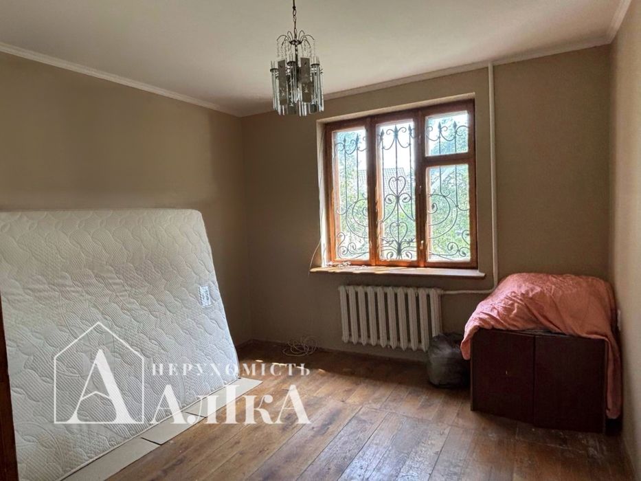 Продам 2-поверховий будинок в хорошій локації