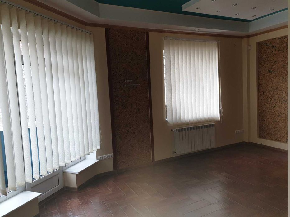 Здається в оренду офісне приміщення в м.Новояворівськ.