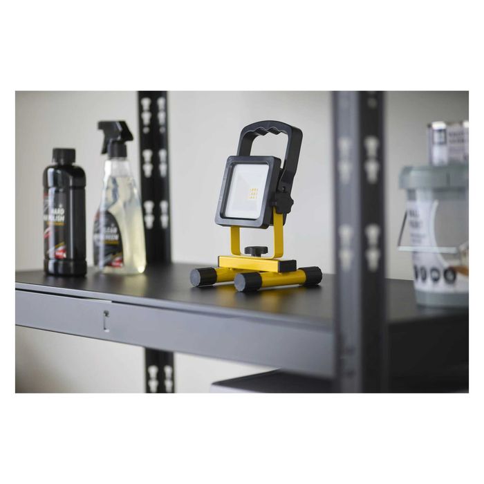 Акумуляторна лампа