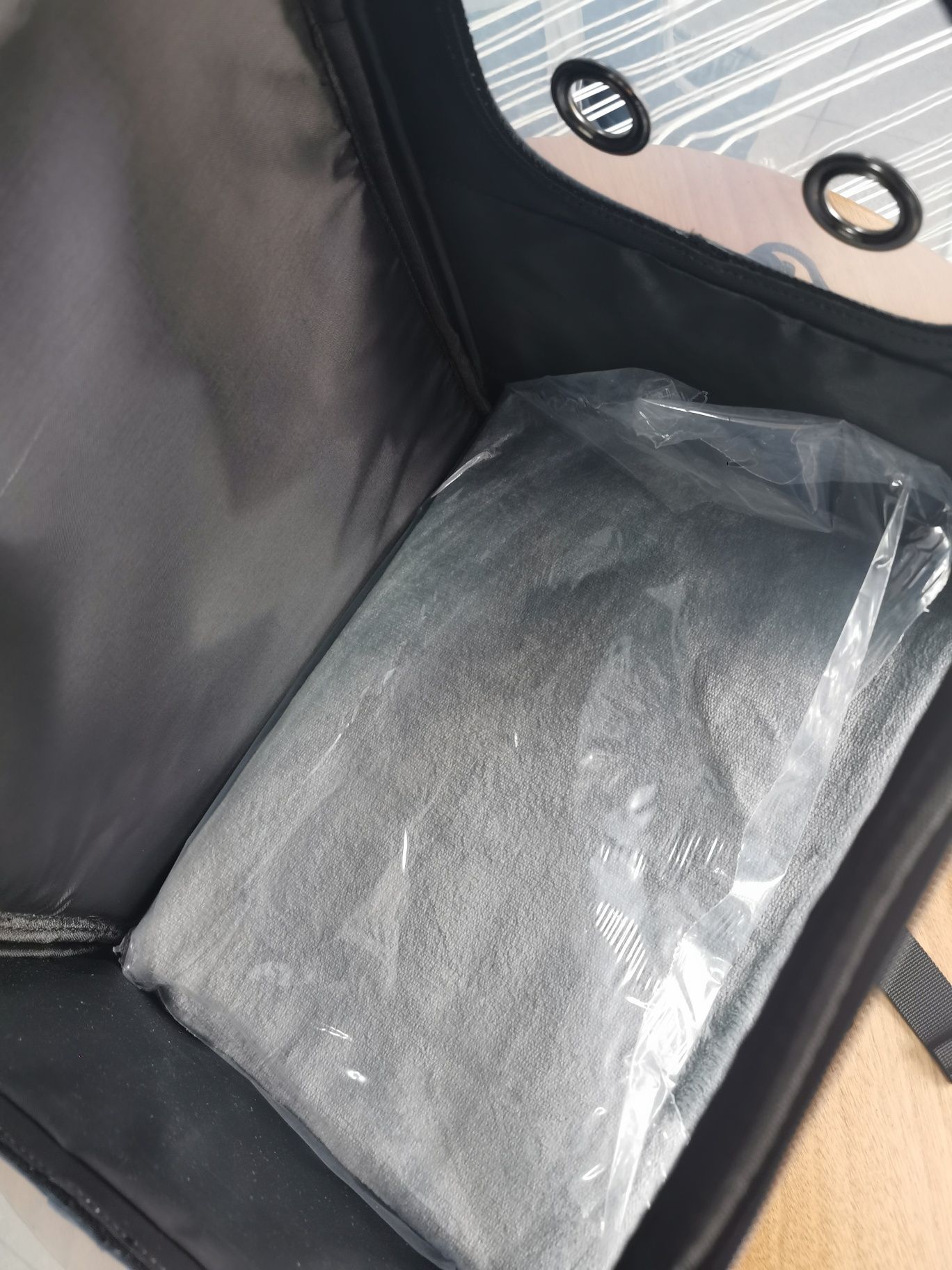 Plecak / transporter dla kota lub psa Szer 34 cm x wys 42 x gł.26