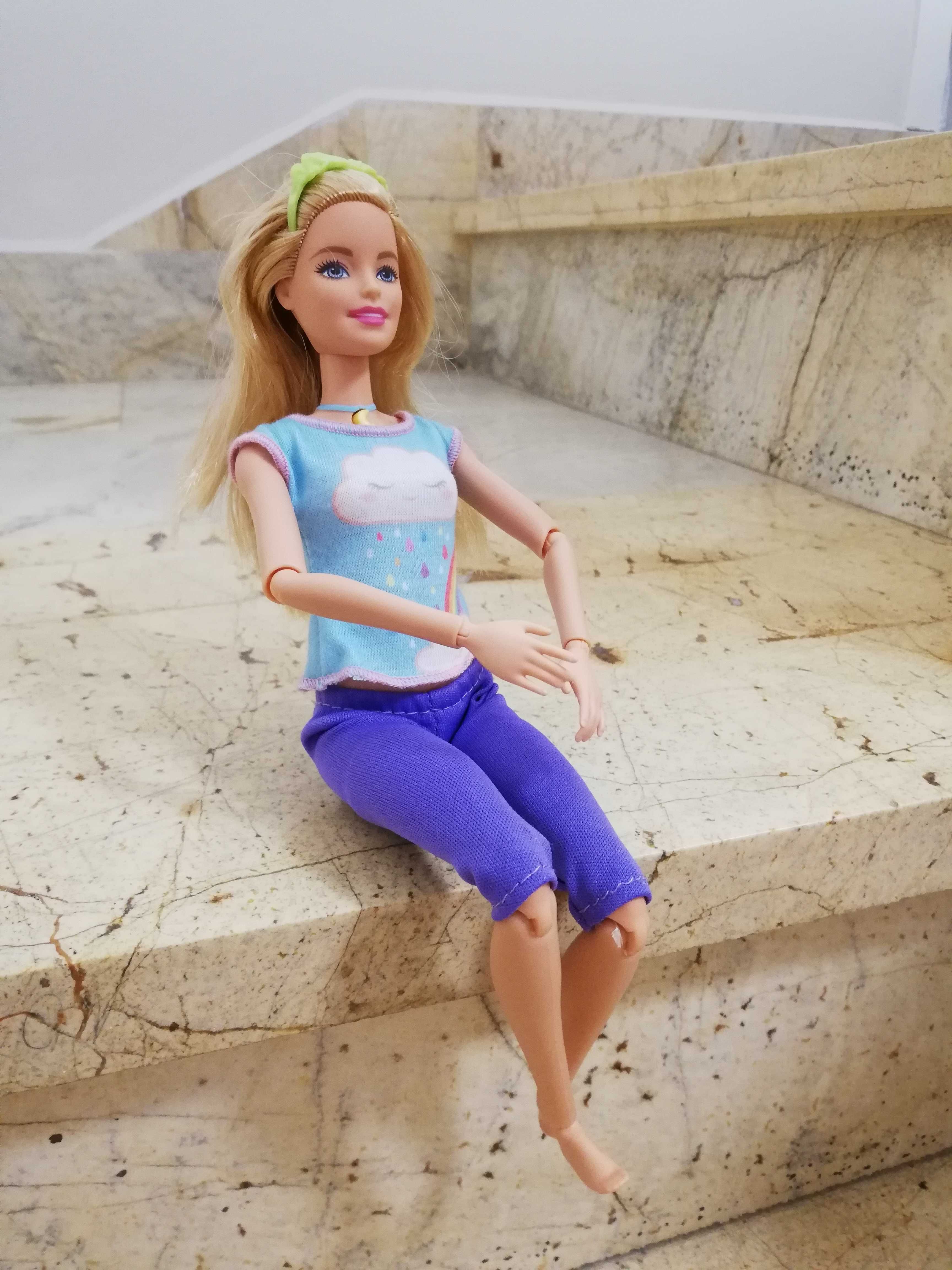 lalka Barbie z efektem dźwiękowym, Ruchome stawy