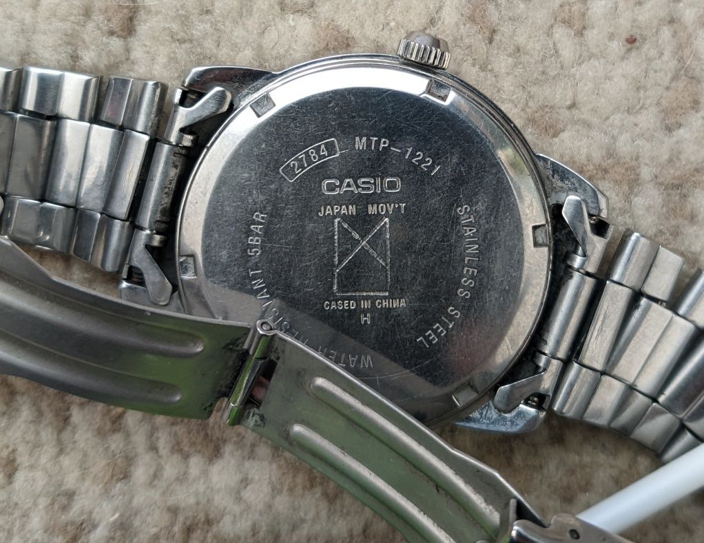 Чоловічий годинник Casio