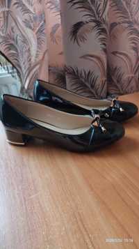 Туфлі чорні лакові жіночі 38розмір