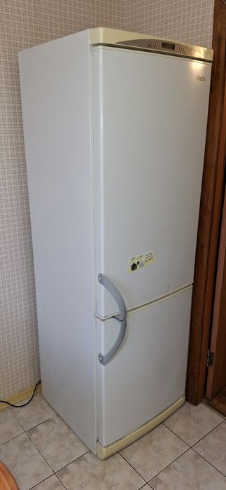 Продам холодильник Haier HRF-370