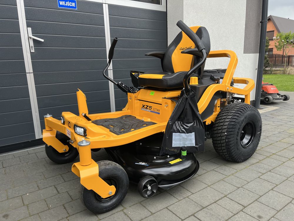 Traktorek kosiarka Cub Cadet XZ5 L 107 PROFESJONALNY  promień skrętu 0