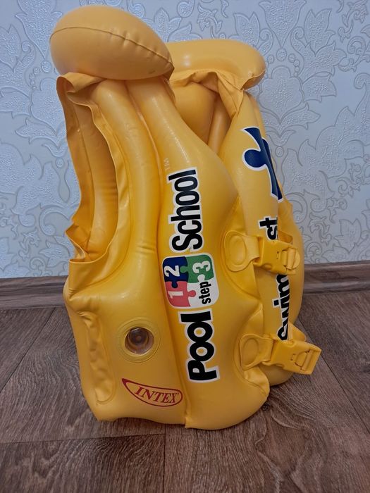 Надувний жилет Pool School step 2