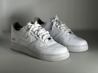Nike air force x supreme