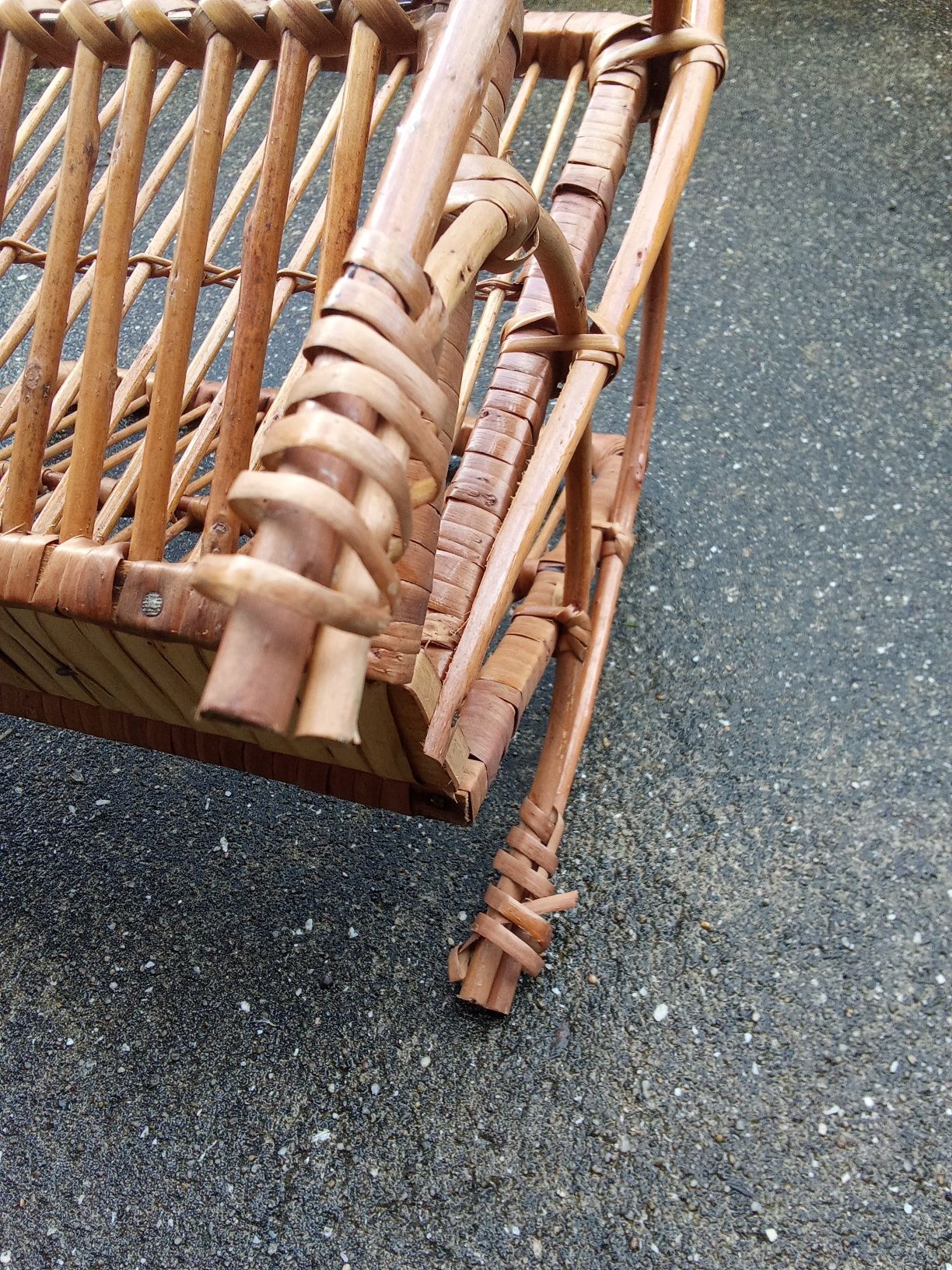 Cesta vintage de madeira / palha