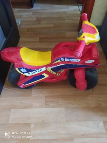 Дитячий мотоцикл- толокар