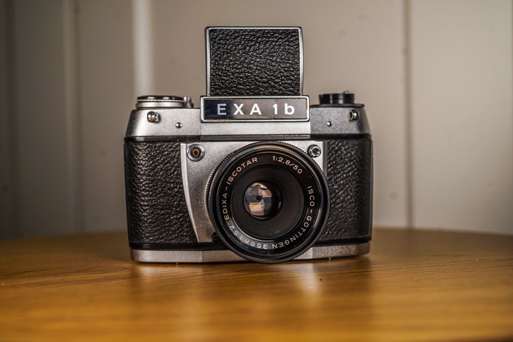 Aparat analogowy exa 1b m42 kominek