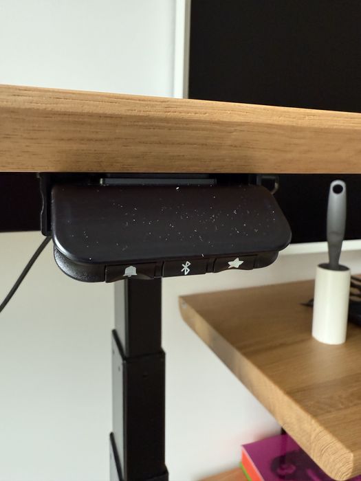 Biurko elektryczne / podnoszone - blat drewniany / dębowy Deskwise