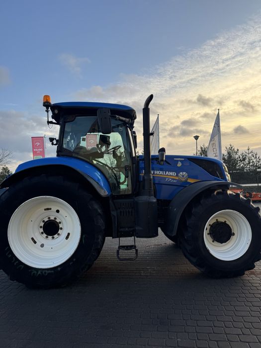 New Holland t7.230 nie  cvx auto command tuz case puma