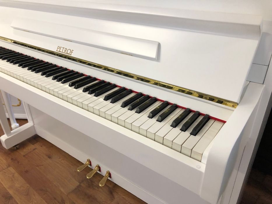 Pianino białe Petrof Concerto K125