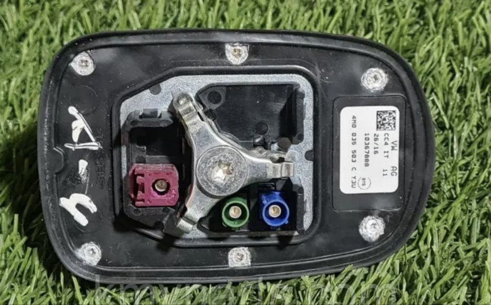 Антена даху Audi A4 B9. Антена Audi. Антена Audi Q5. Антена Audi A4 b9