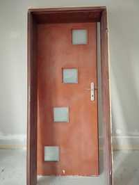 Drzwi wewnętrzne 80 cm z ościeżnicą z demontażu prawe