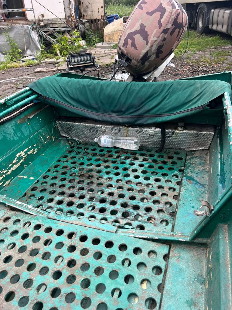 Продам лодку автобот