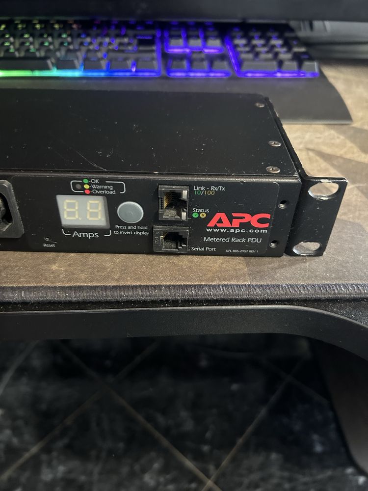 APC Metered rack PDU