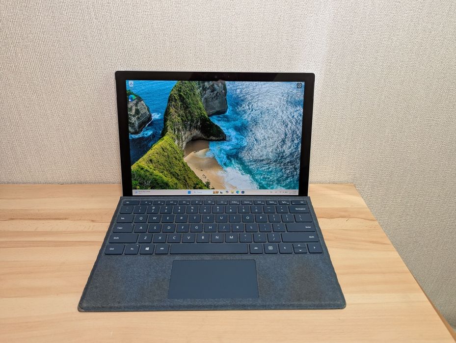Планшет Microsoft Surface Pro 5 8/256gb Intel Core i5-7300u