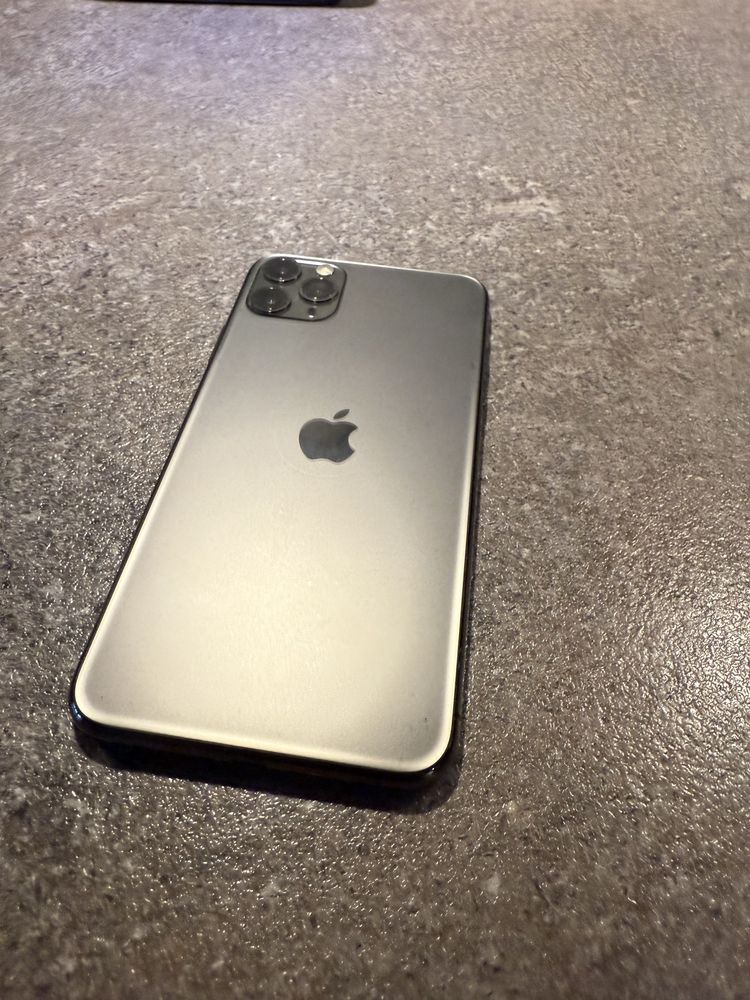 iPhone 11 pro max 256 - uzywany