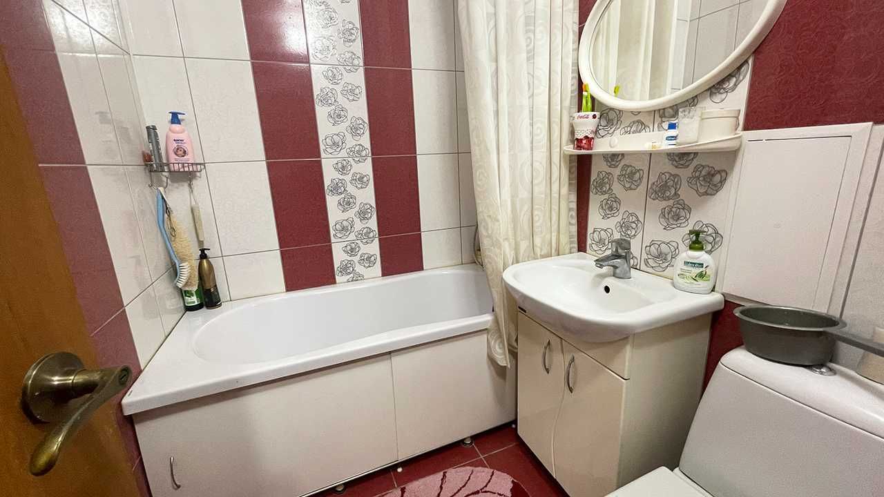 Продажа квартиры на Мореходной. Заходи и живи! Третий этаж