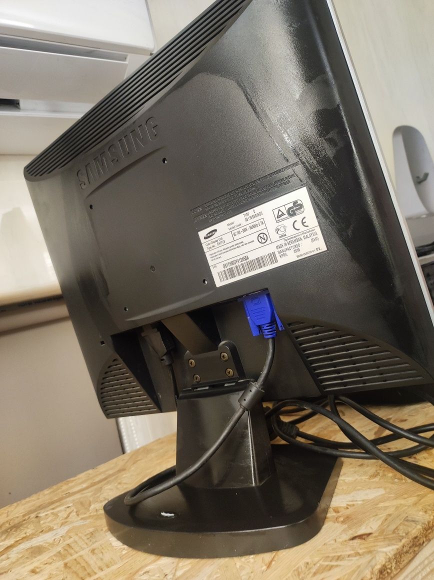 Продам монітор Samsung SyncMaster 710v