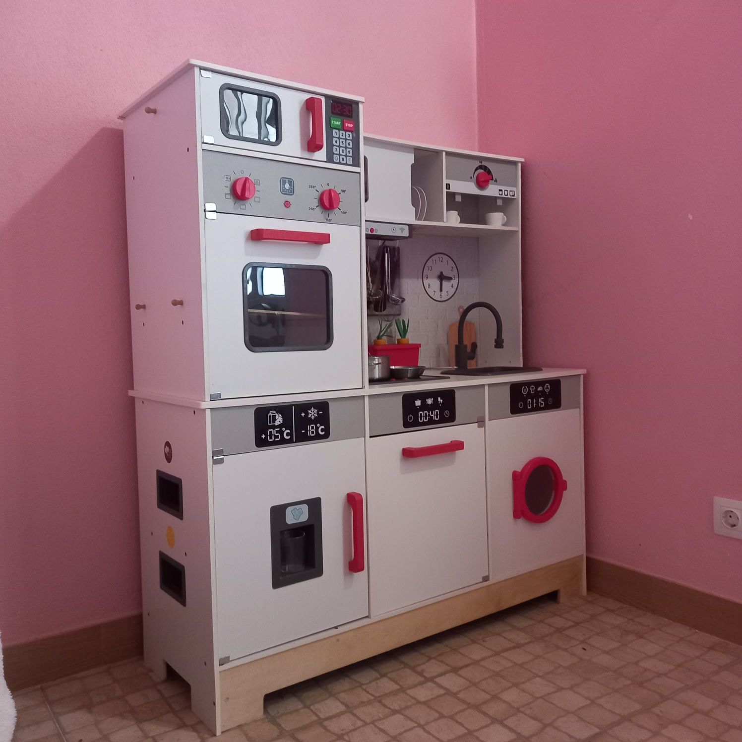 Cozinha em madeira para criança