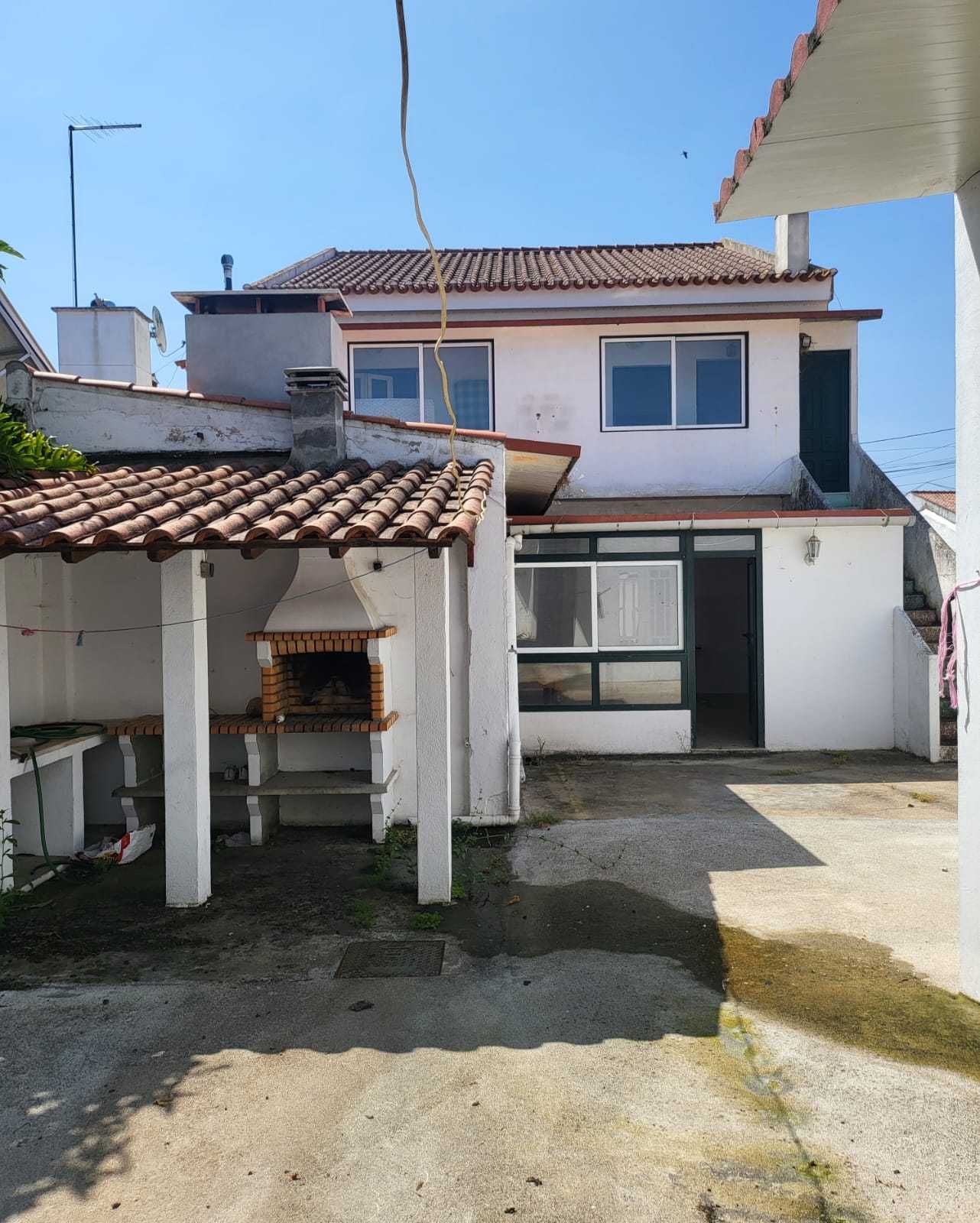 Moradia T5 de 2 Pisos