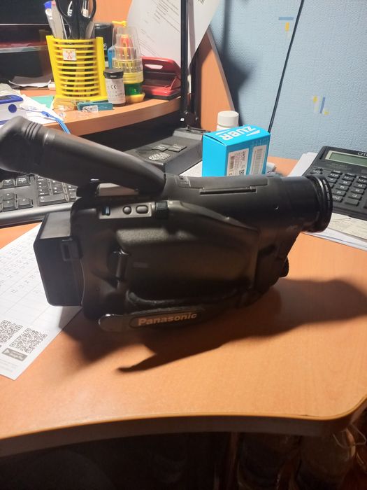 Видеокамера Panasonic VHS Compact