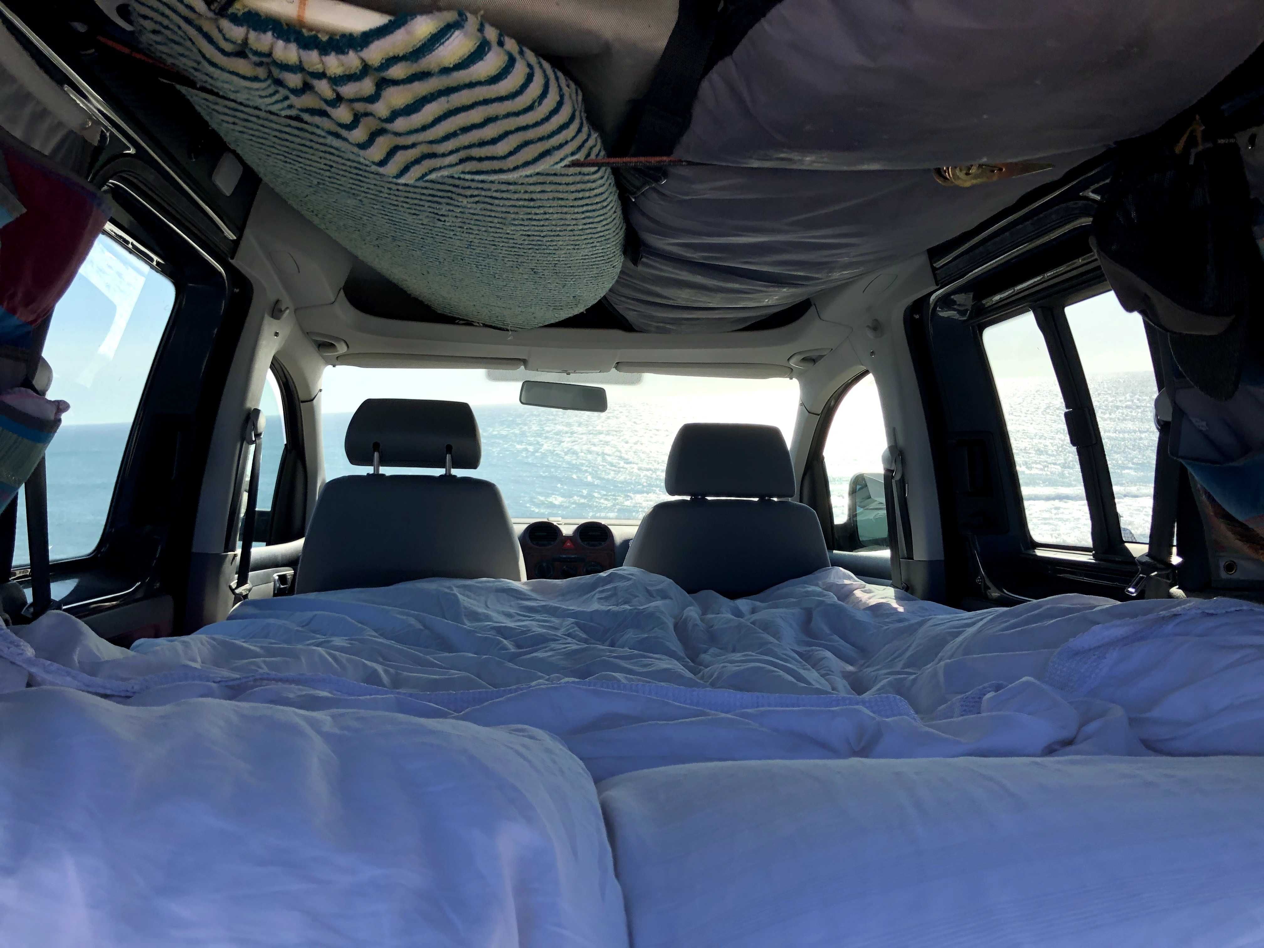 À VENDA: Volkswagen Caddy Mini Camper (2010)