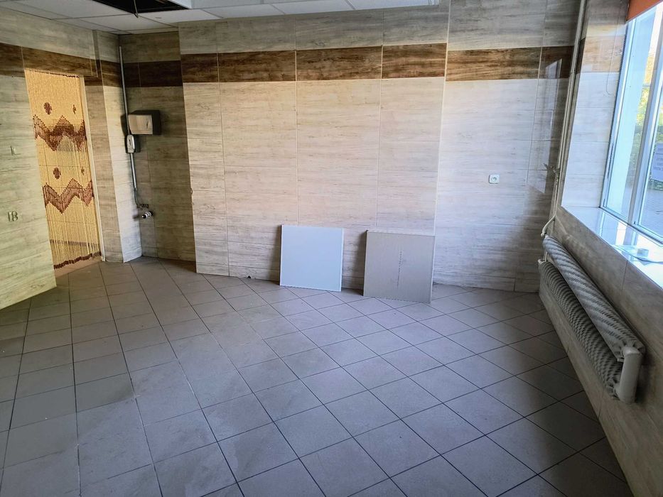 Sprzedam lokal (BEZ POŚREDNIKÓW) handlowo/usługowy - centrum Złotowa