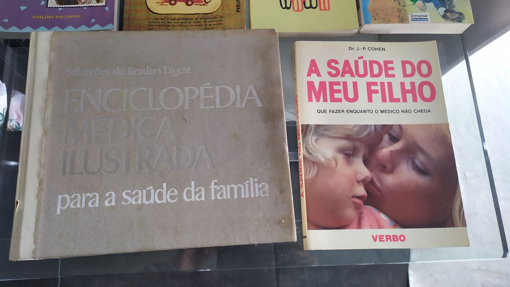 6 livros vendo á unidade vários preços