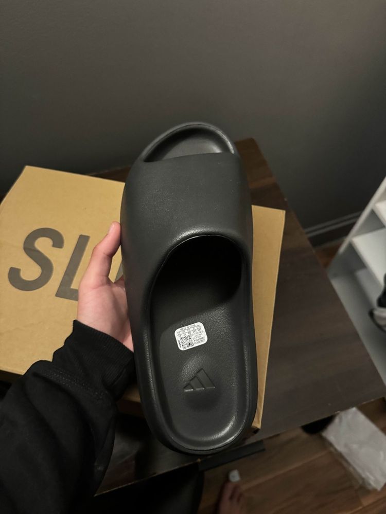 Yeezy Slides Pretos