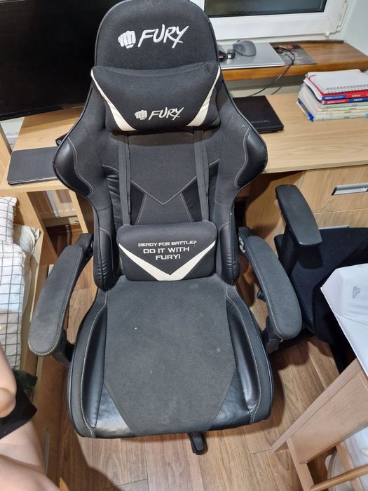 Fotel gamingowy używany