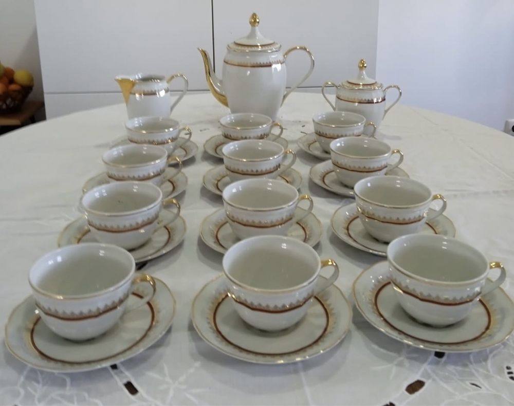Serviço 126 peças de jantar café e chá porcelana Coimbra novo