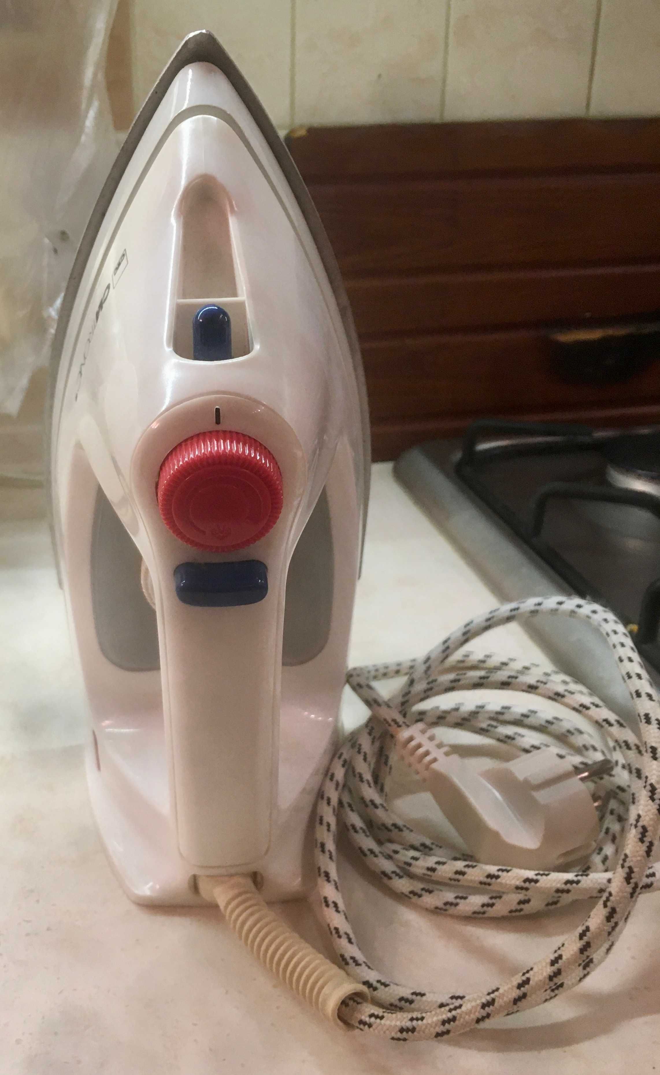 Żelazko z Nawilżaczem CN Tronic