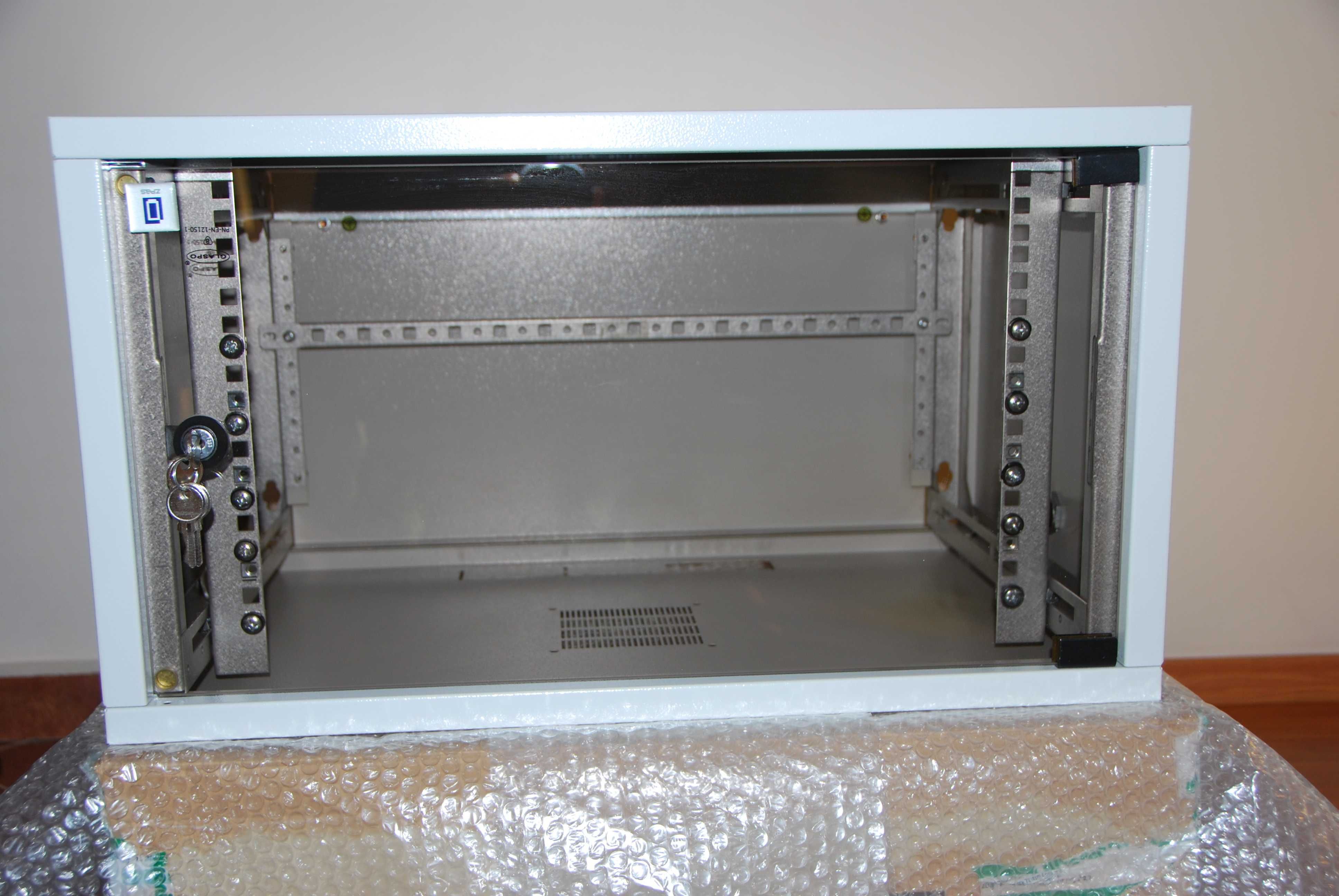 ZPAS Szafka - rack 19' 6U 600x400 szklane drzwi, demontowane ścianki
