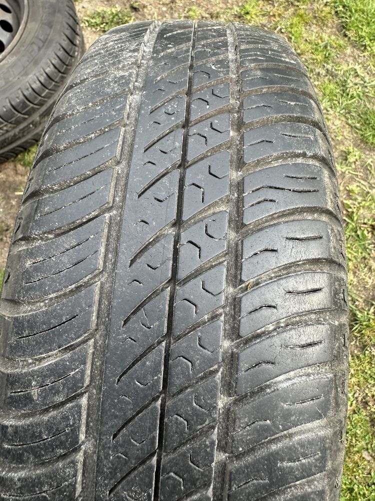 Opony letnie Michelin 165/70 R14 z felga stalową.