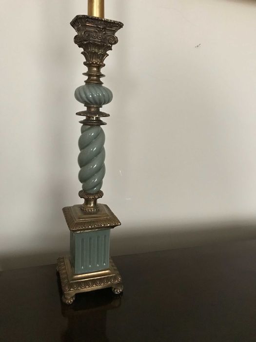 Piękne świeczniki z brązu