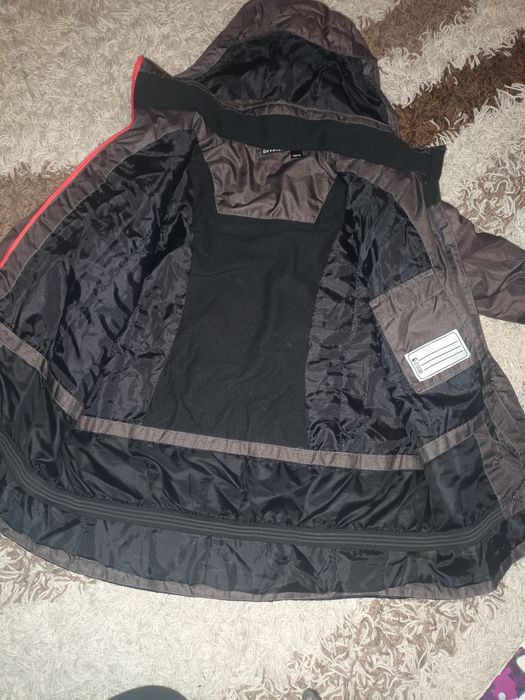 Zimowa,narciarska kurtka chłopięca.