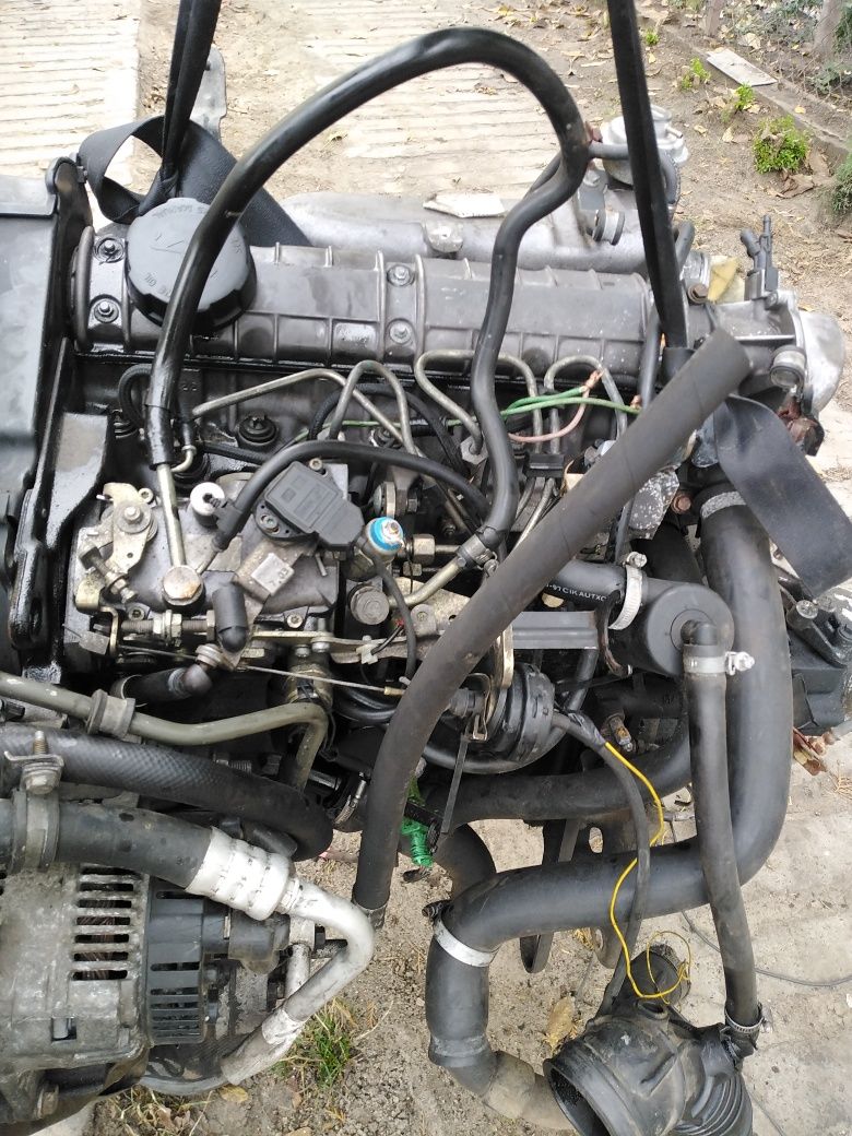 Двигун двигатель мотор Renault F8QT 1.9 TD volvo s40 carisma