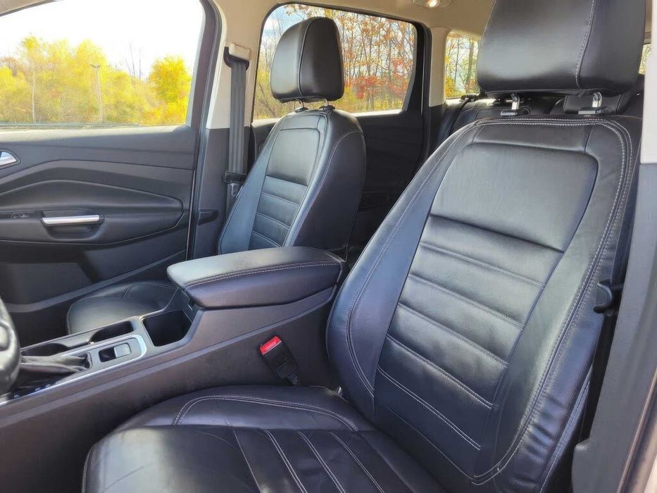 Ford Escape Titanium      2017